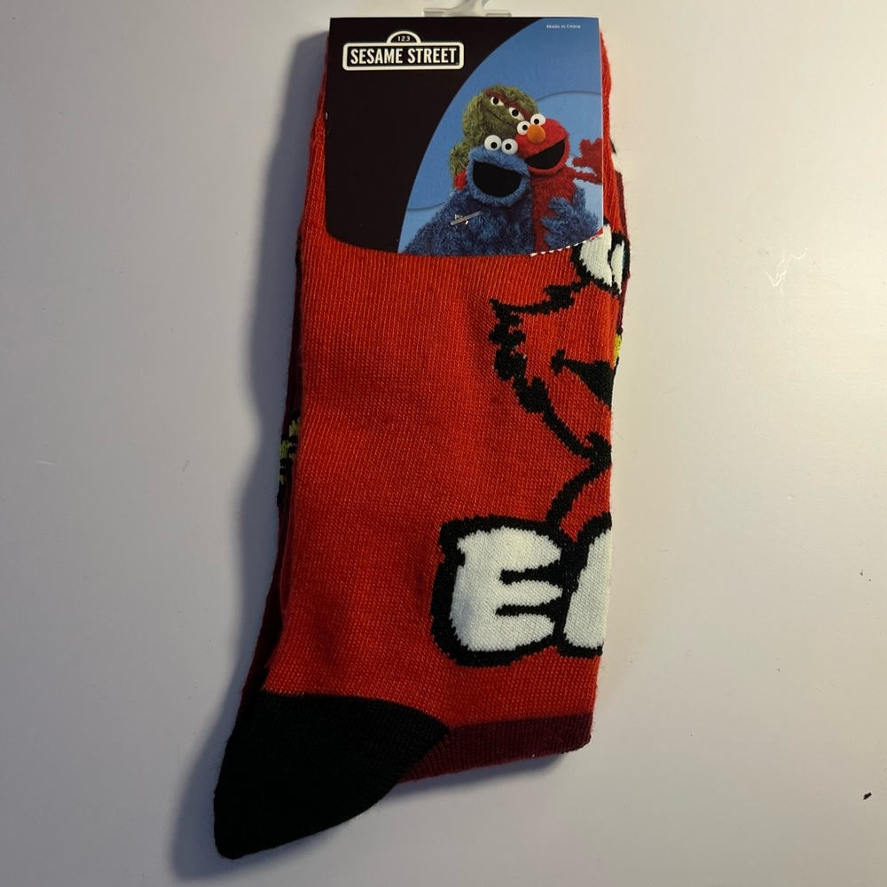 🆕Sesame Street Elmo Crayon Socks - Unisex Size 10-13